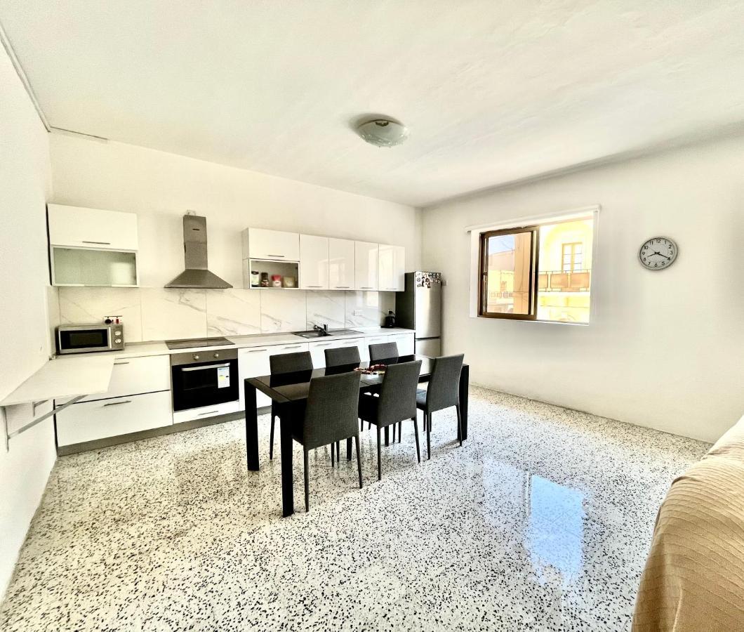 Camag Apartment - Very Close To Airport Бирзеббуджа Экстерьер фото