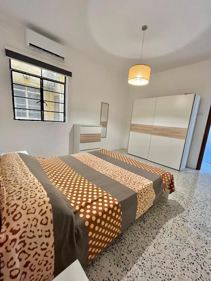 Camag Apartment - Very Close To Airport Бирзеббуджа Экстерьер фото